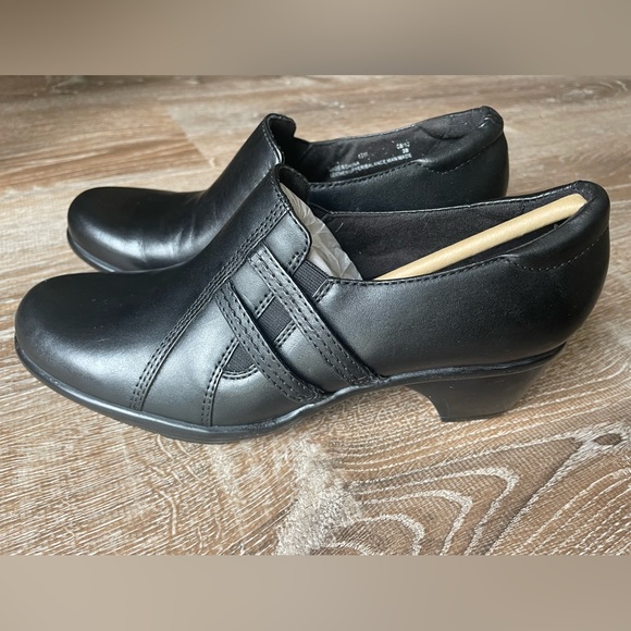 Clarks Shoes - Clarks Black Leather Shooties 6 1/2